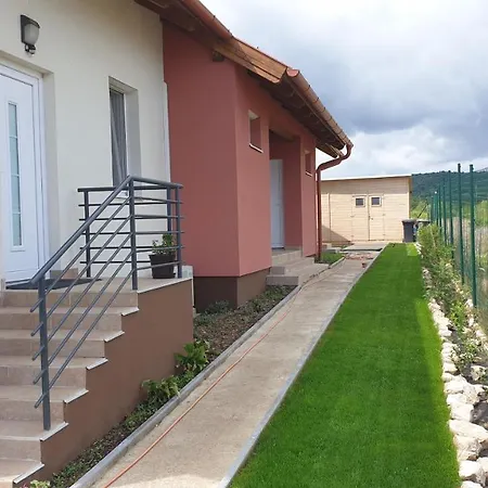 Buzavirag Apartmanhaz Апартаменты Балатонакали