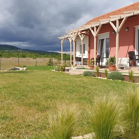 Buzavirag Apartmanhaz Appartement Balatonakali