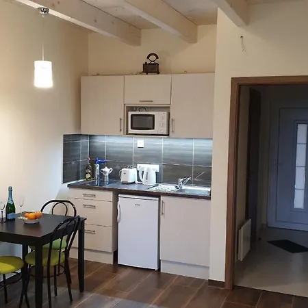 Buzavirag Apartmanhaz Апартаменты