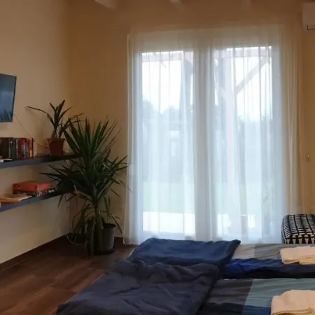 Buzavirag Apartmanhaz Апартаменты *