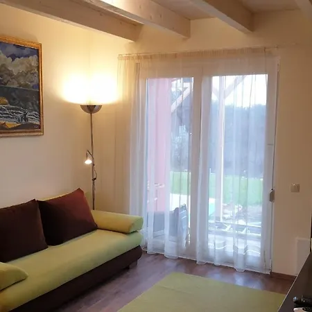 Buzavirag Apartmanhaz Апартаменты *